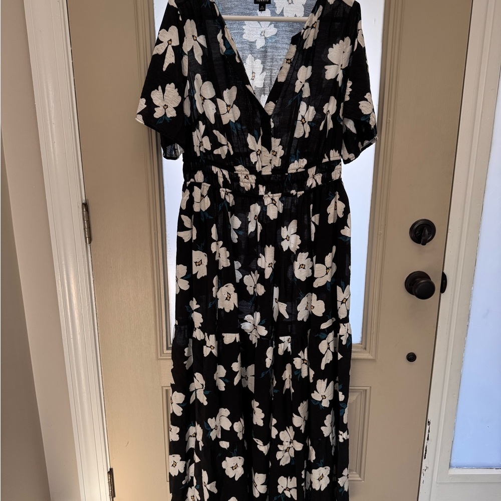 Torrid maxi A line floral dress size 0 (12-14)